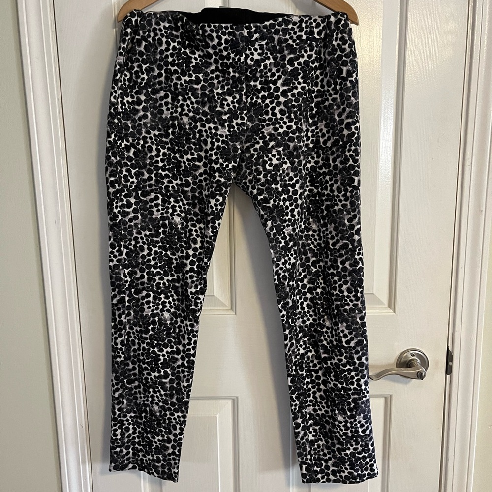 5 for $30 H&M Monochrome Leopard Print Cropped Pants